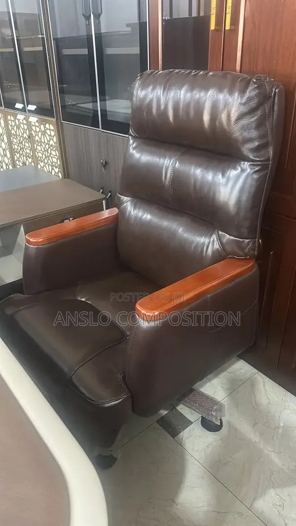 Extraordinary Executive Chair