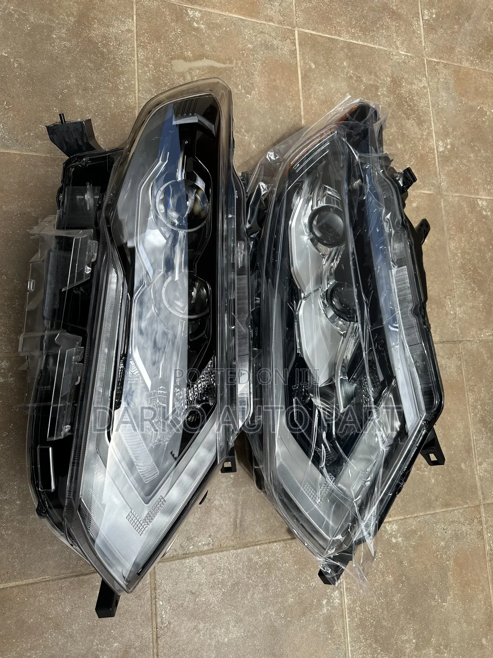 Nissan Rogue 2017-2018 Headlights Full LED Available