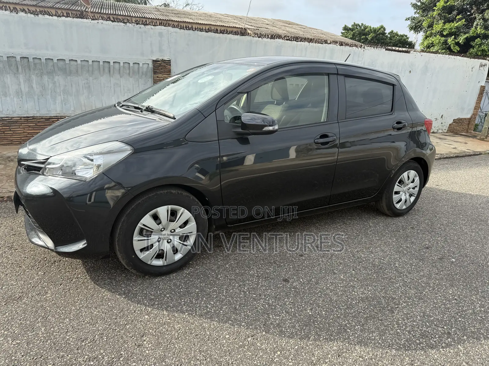 Toyota Vitz 2015 Black