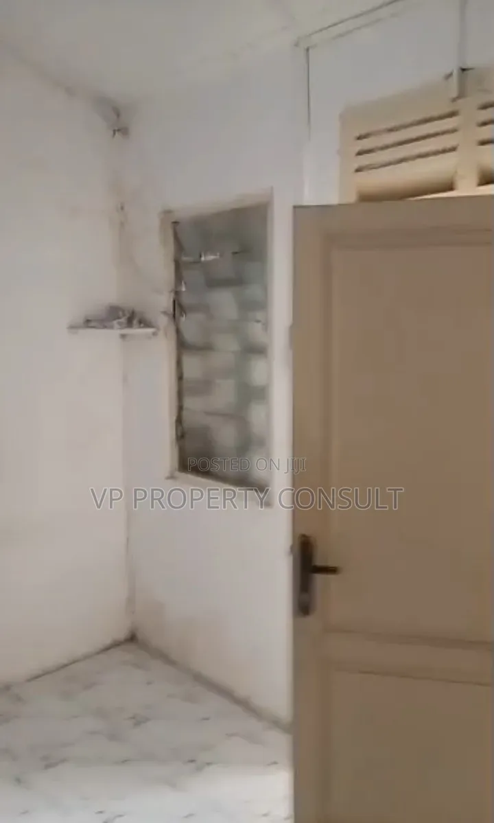 1bdrm Apartment in South Labadi Estate, Estates for rent