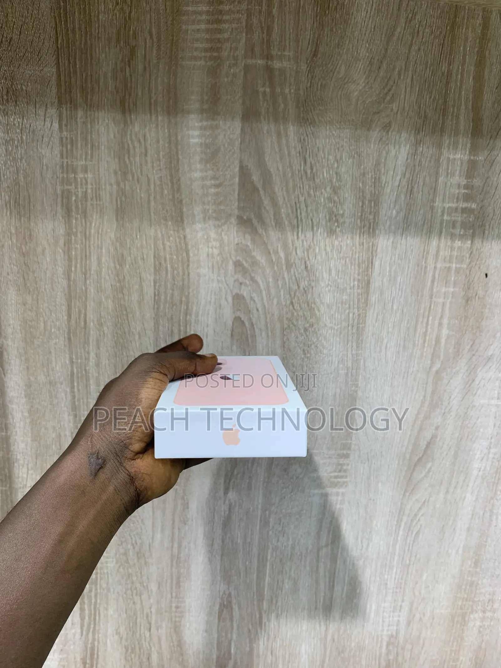 New Apple iPhone 13 128 GB Pink