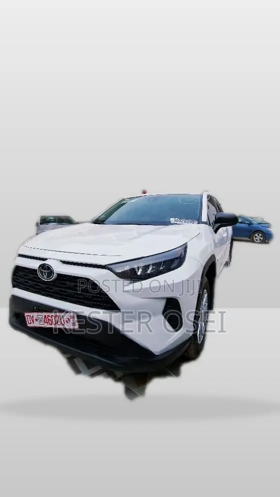 Toyota RAV4 LE 2022 White