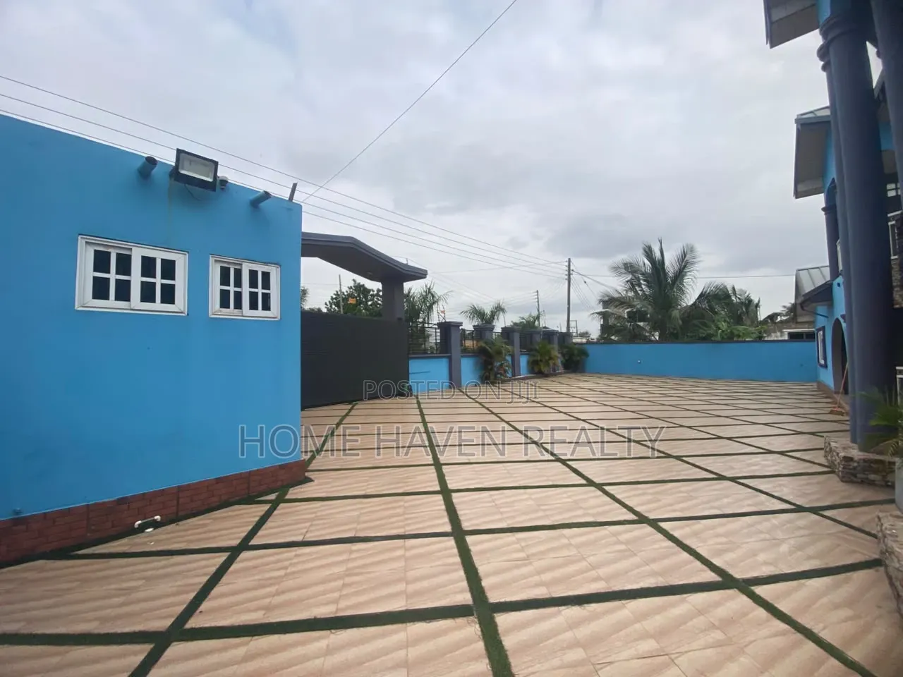 5bdrm House in Haasto Bohye, Papao for sale