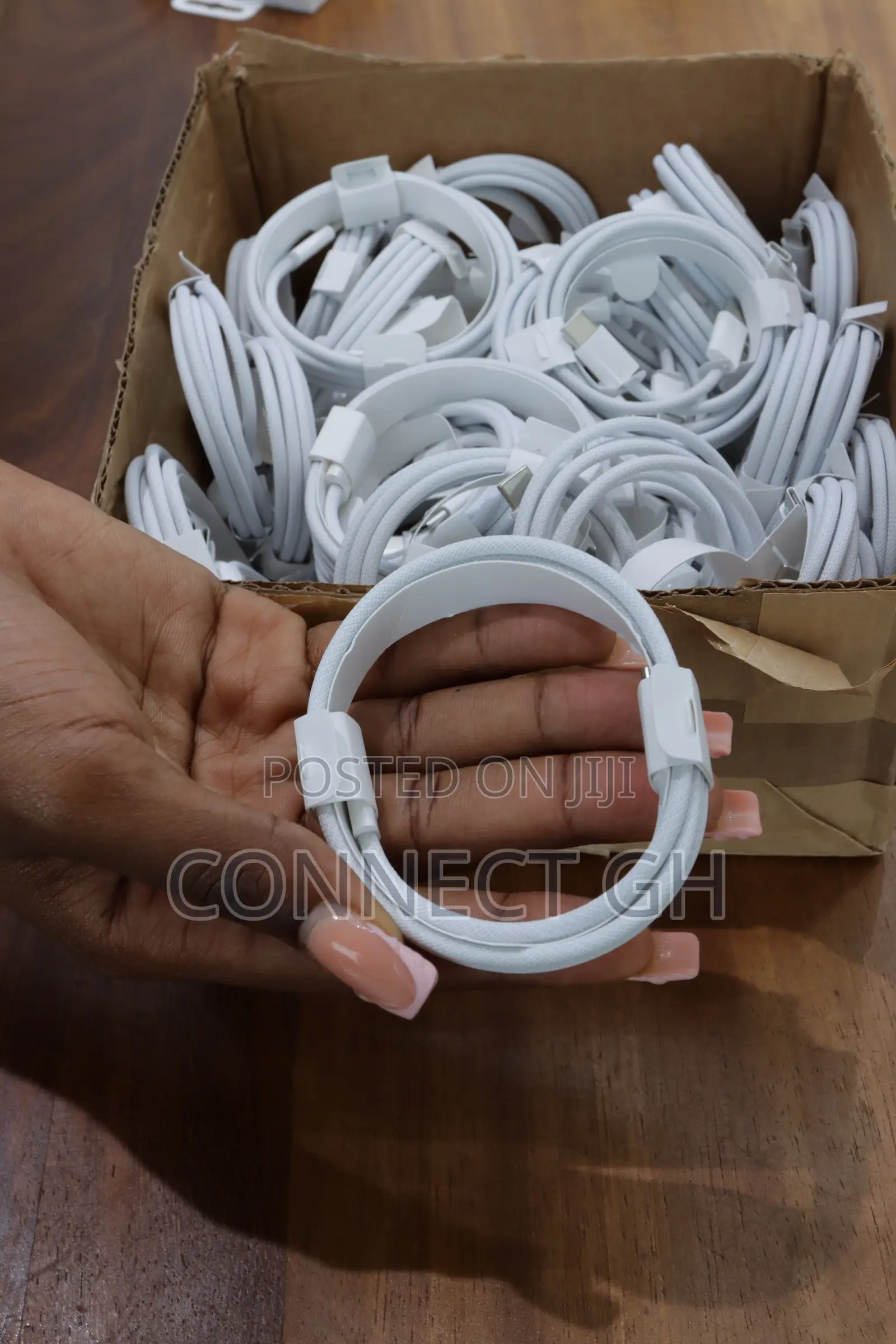 Apple - USB-C Woven Charge Cable (1m) - White