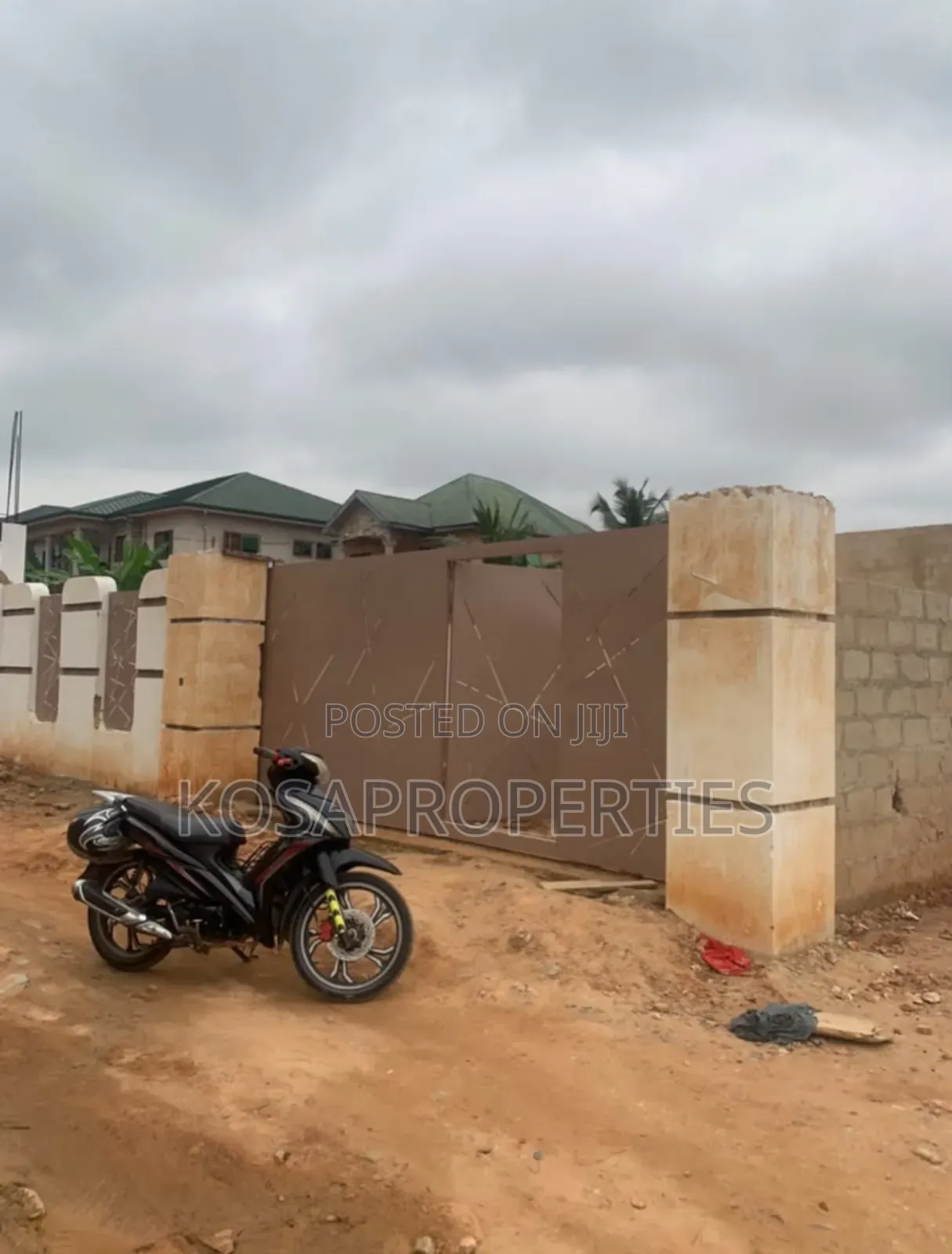 2bdrm House in Pokuase Mayira for sale