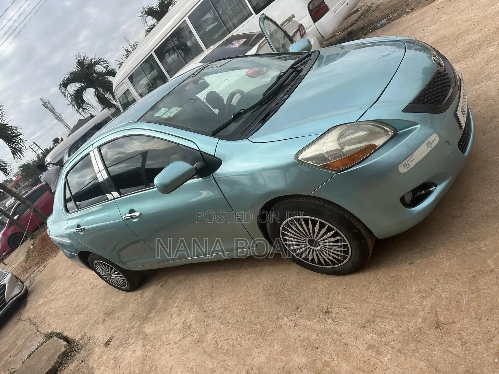 Toyota Yaris 2010 Green