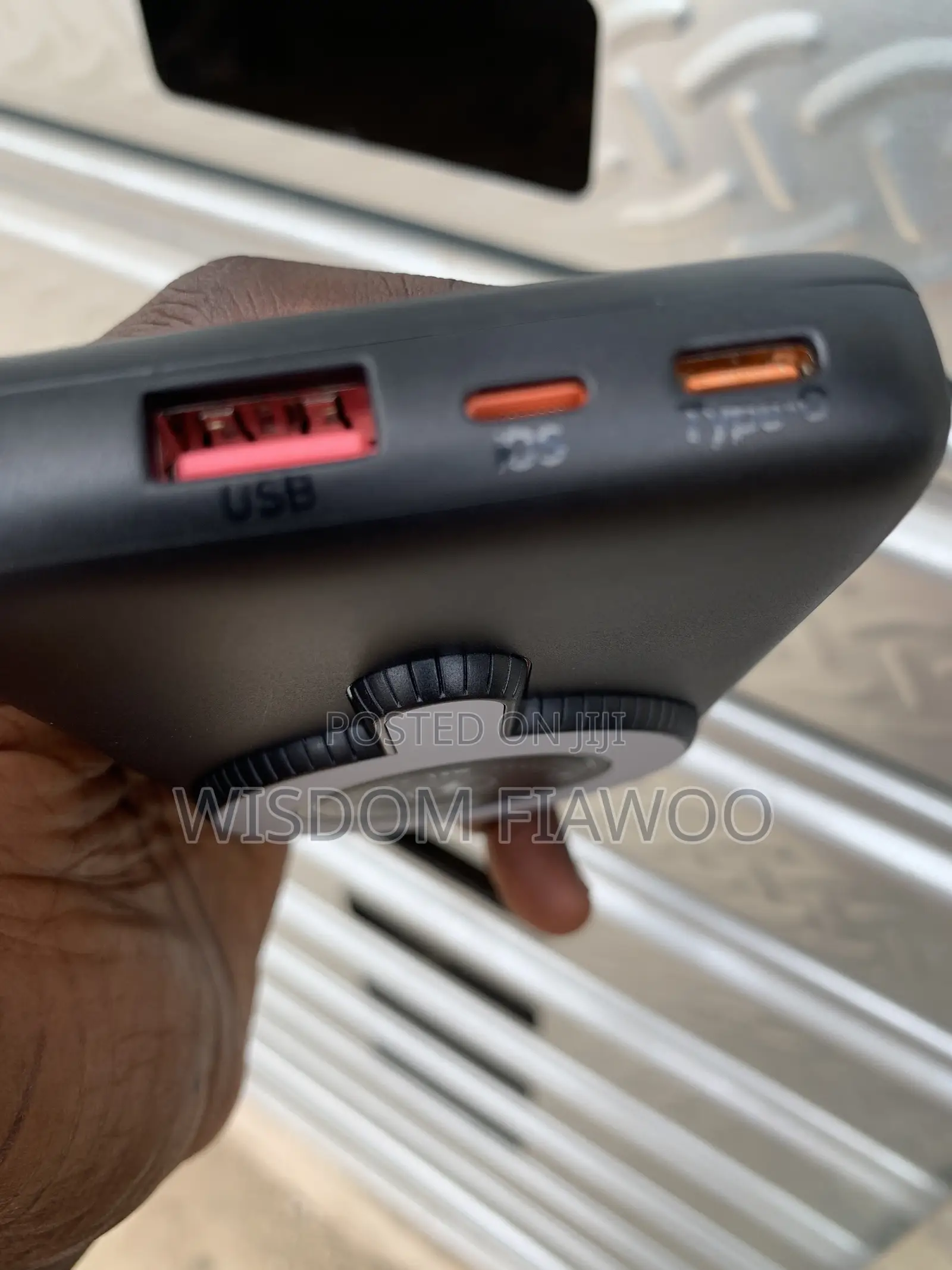 OALE iMagsafe 1 Wireless Powerbank