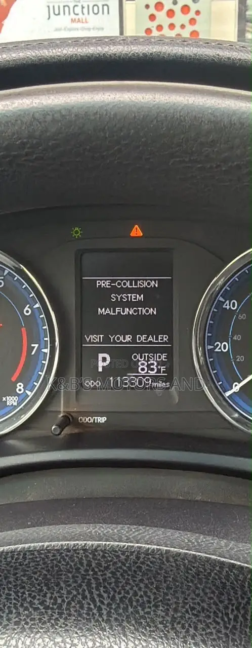 Toyota Corolla LE (1.8L 4cyl 2A) 2018 Blue