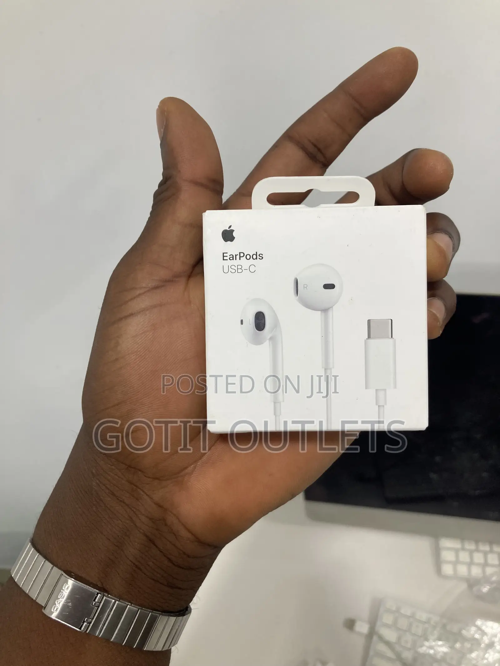 Apple Earpods With USB-C Connector