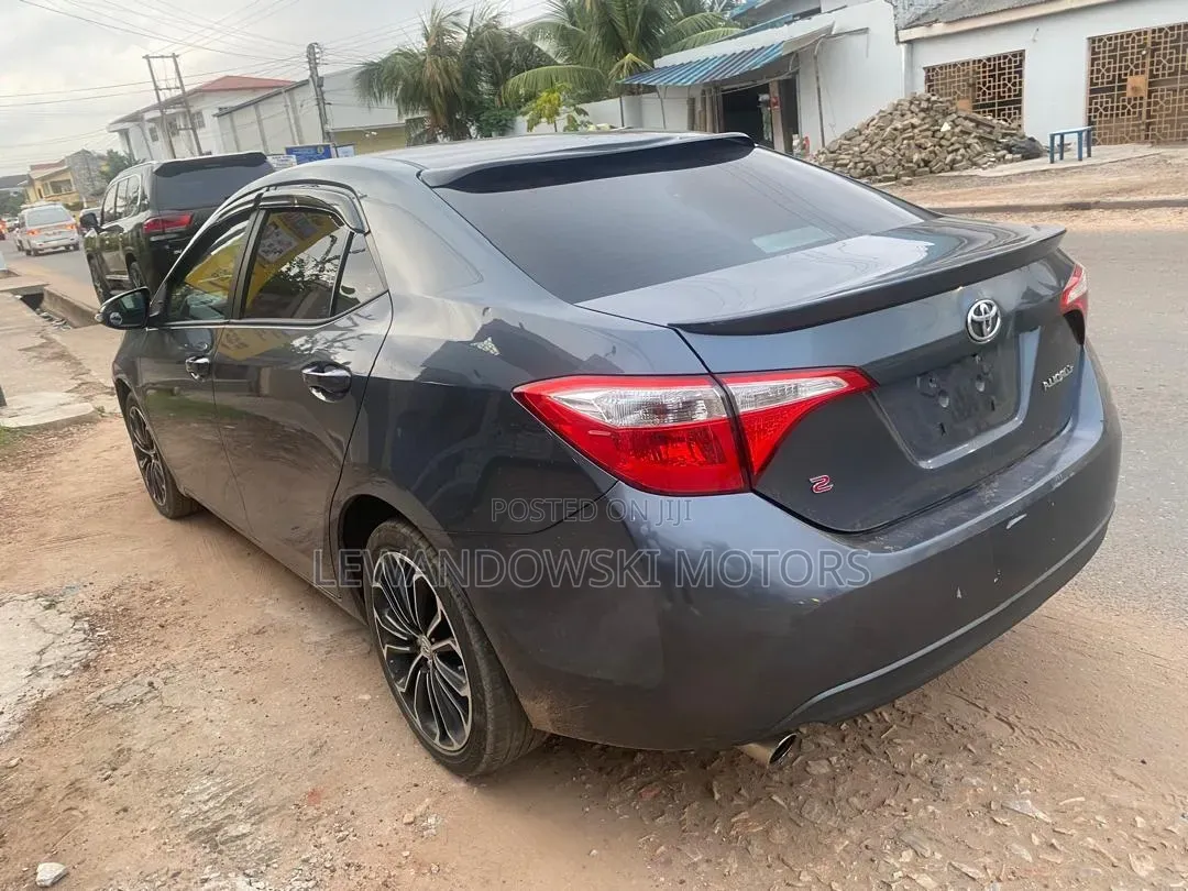 Toyota Corolla 2017 Gray