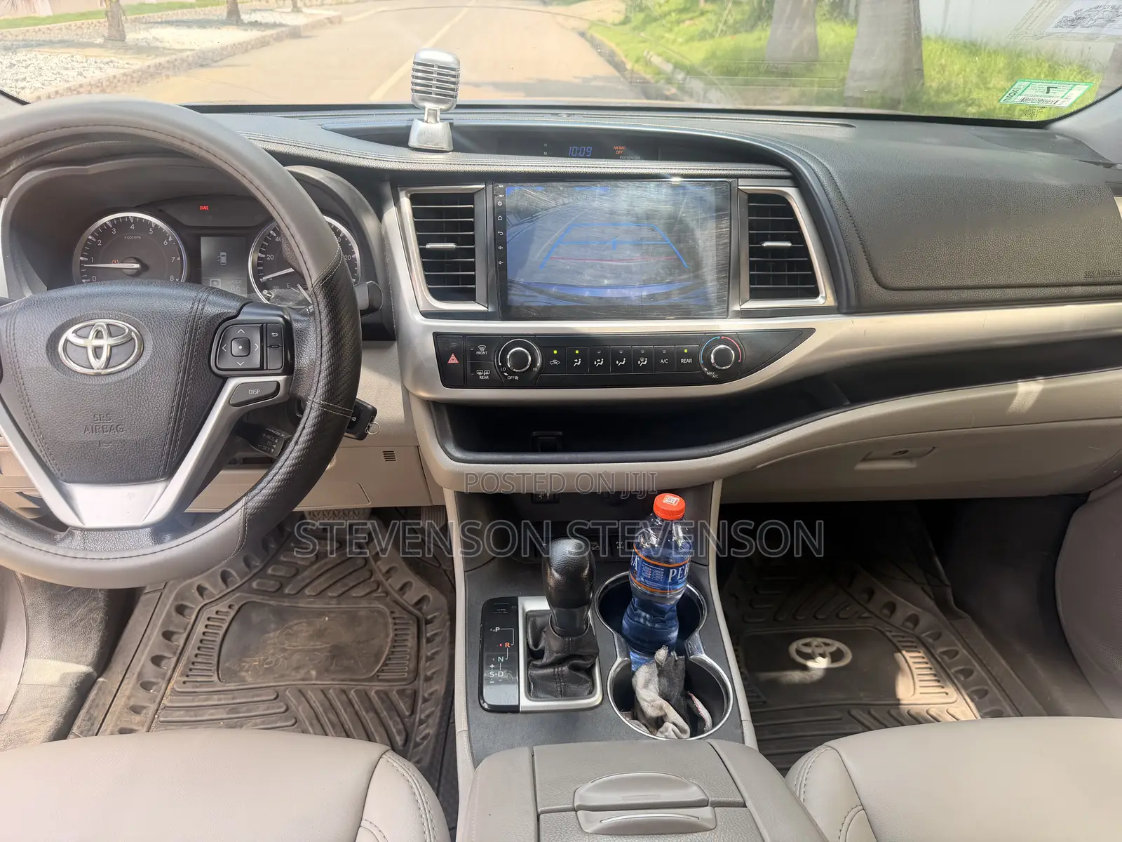 Toyota Highlander LE V6 4x4 (3.5L 6cyl 6A) 2016 Gray