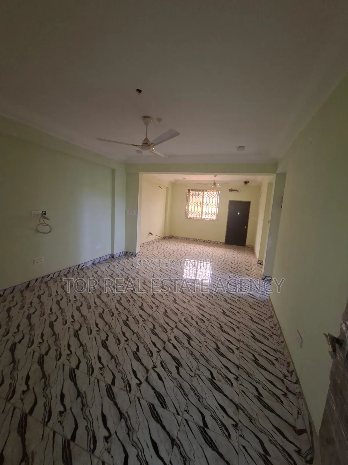 2bdrm Apartment in Madina, Zongo Junction for rent