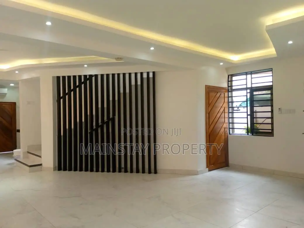 2bdrm Townhouse / Terrace in Mainstay Estates, Cantonments for rent