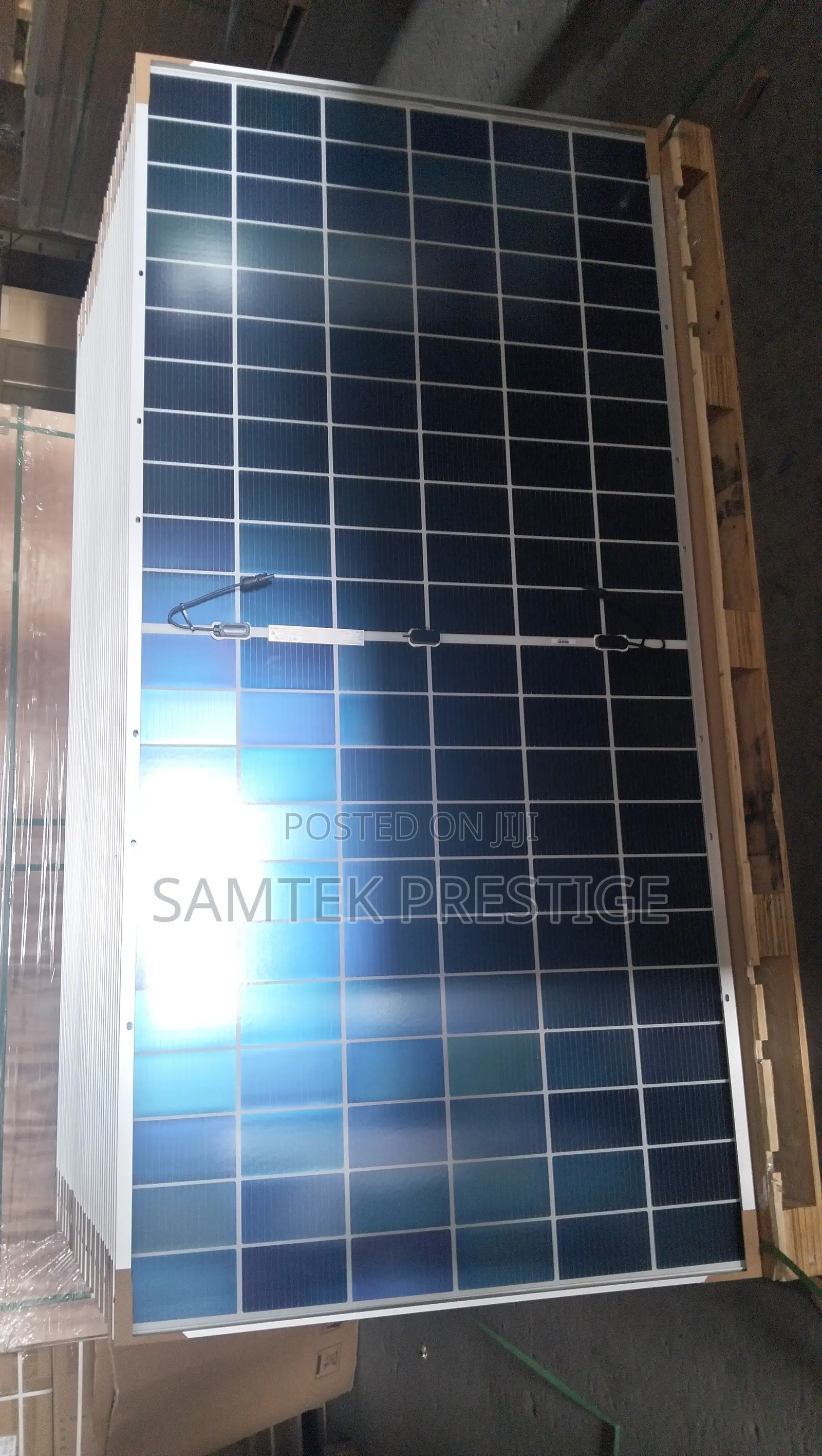 SamTek 650watt Monocrystalline Solar Panel