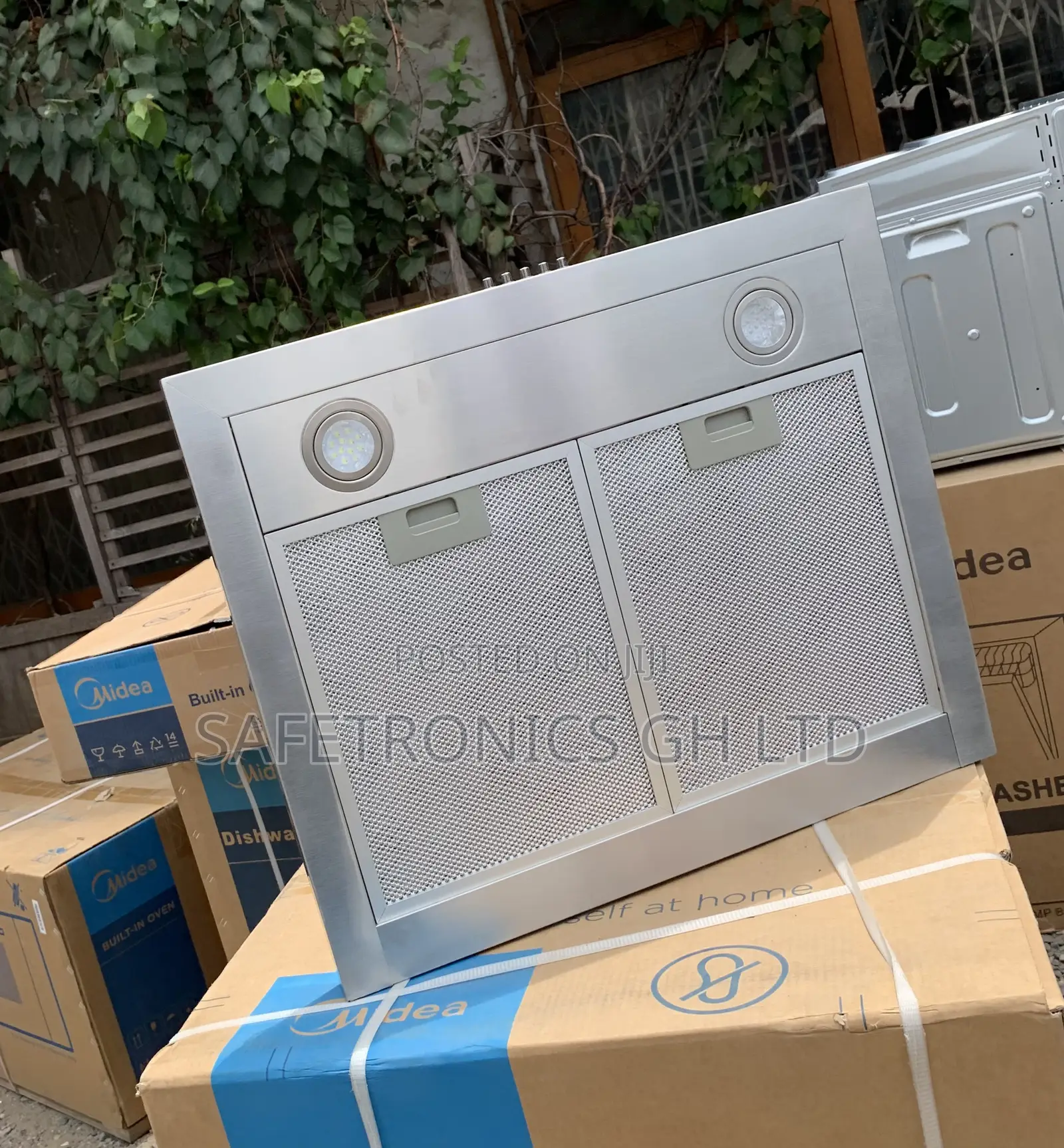 Neatly Sealed Midea 60m21-B 60cm T-Shape Electric Range Hood