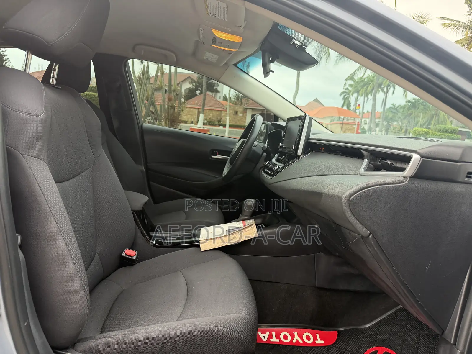 Toyota Corolla LE 2020 Gray