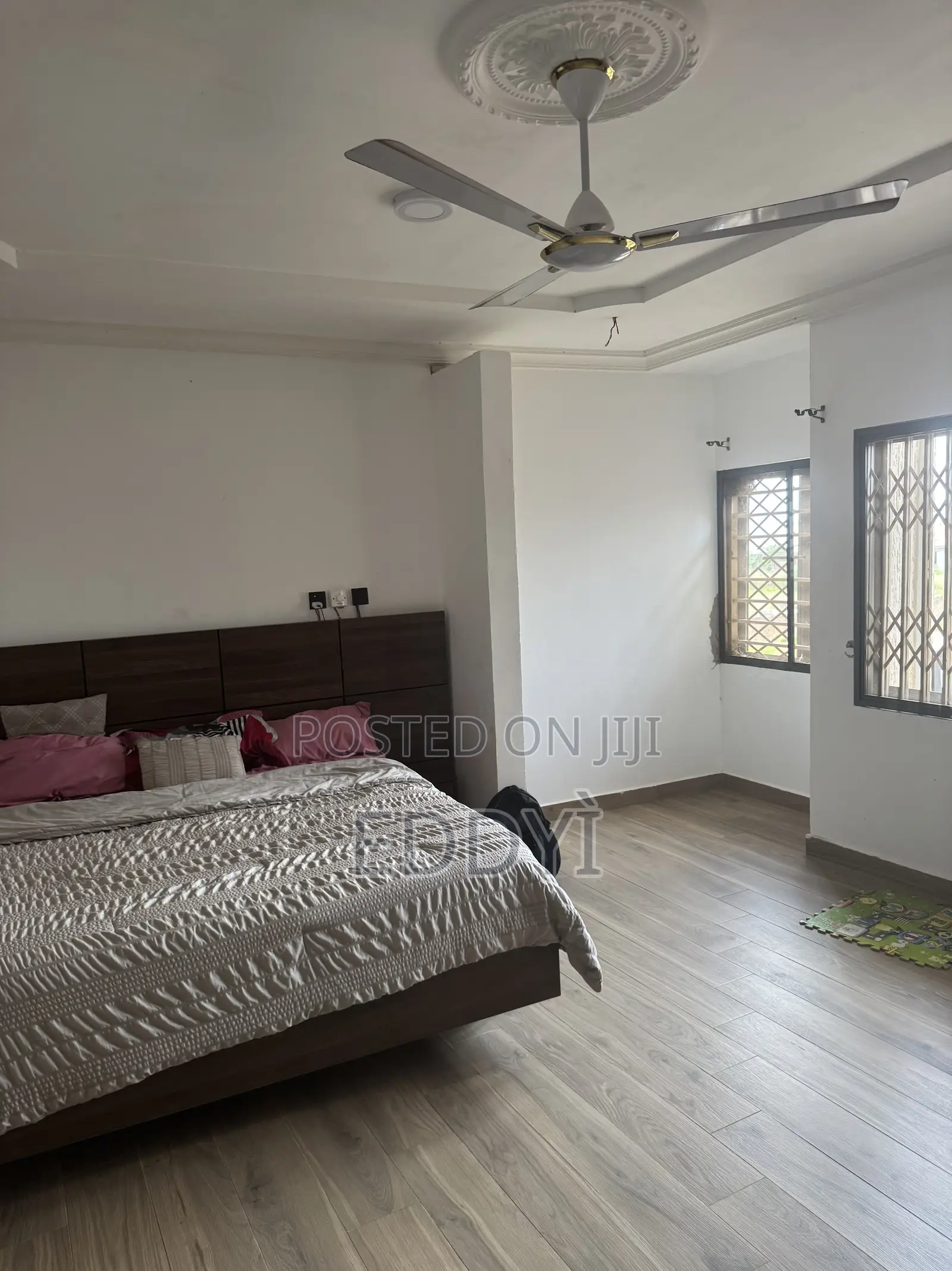 6bdrm House in Tema Metropolitan for sale