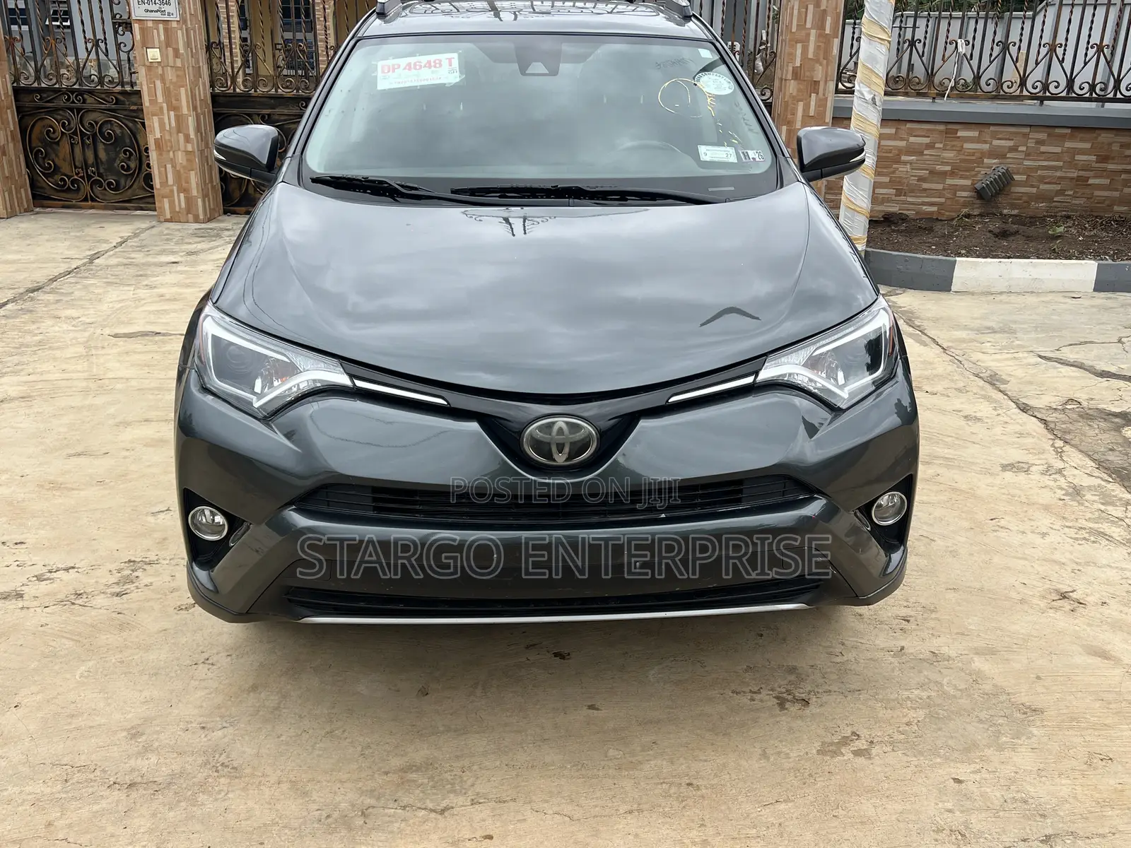 Toyota RAV4 XLE AWD (2.5L 4cyl 6A) 2017 Gray