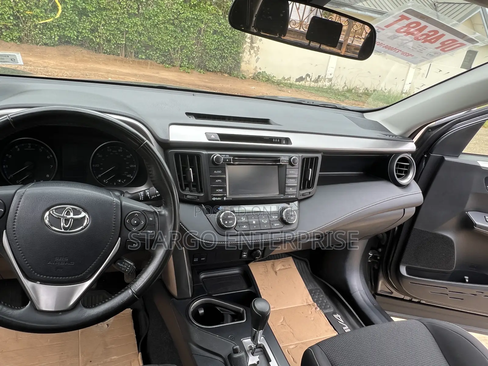 Toyota RAV4 XLE AWD (2.5L 4cyl 6A) 2017 Gray