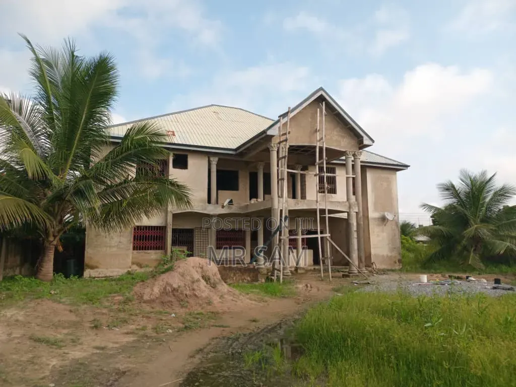 9bdrm House in Sam Properties, Nyanyano for sale