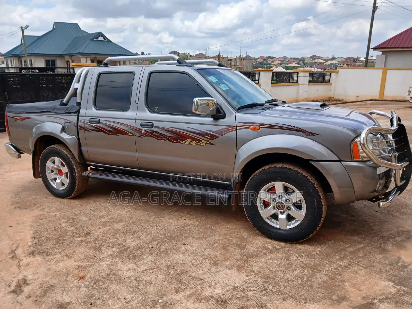 Nissan Hardbody 2019 Gray