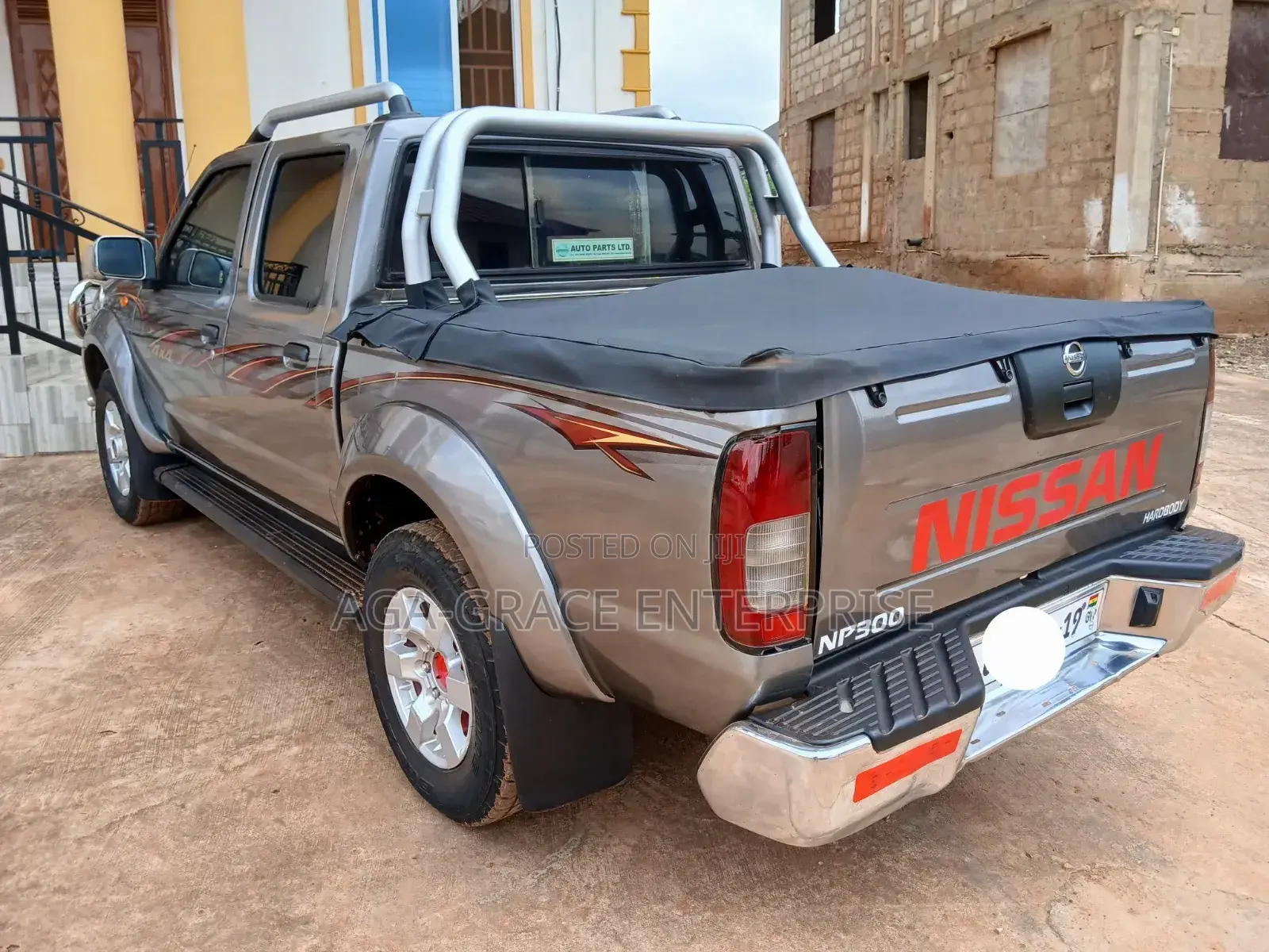 Nissan Hardbody 2019 Gray