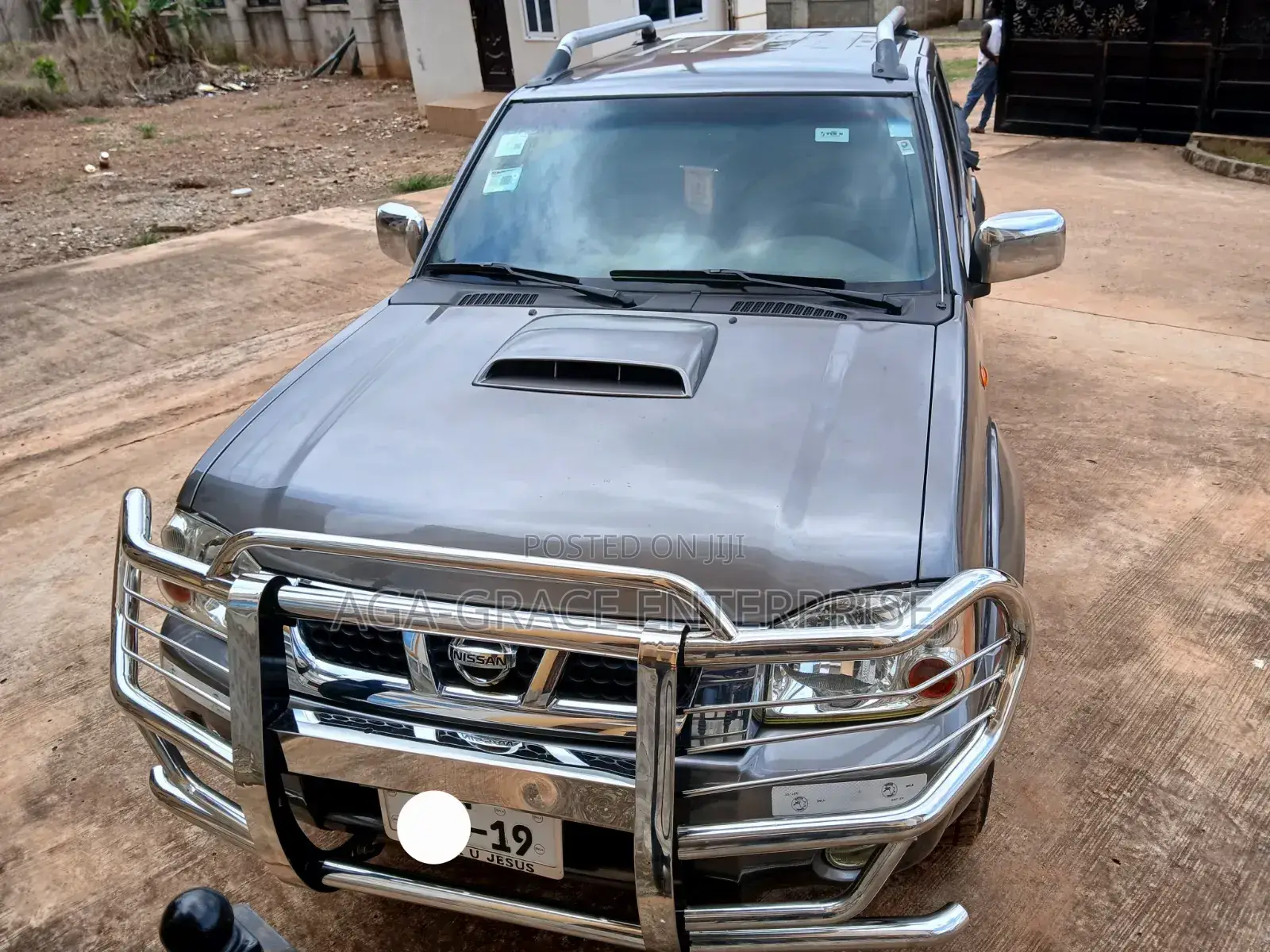 Nissan Hardbody 2019 Gray
