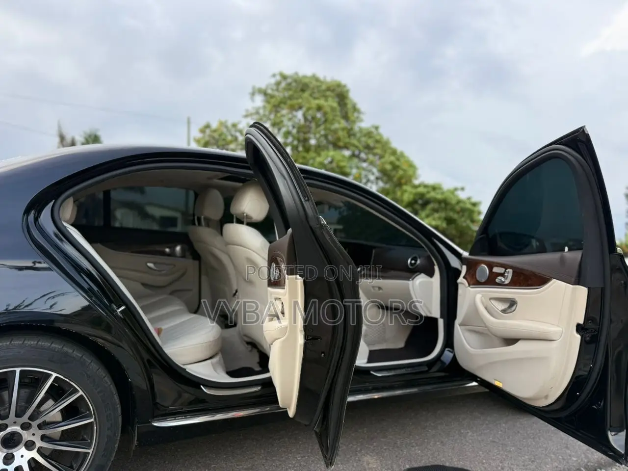 Mercedes-Benz E300 4Matic AWD Sedan (2.0L 4cyl 9A) 2017 Black