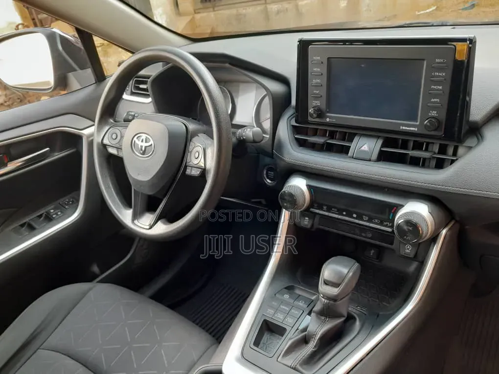 Toyota RAV4 2021 Blue