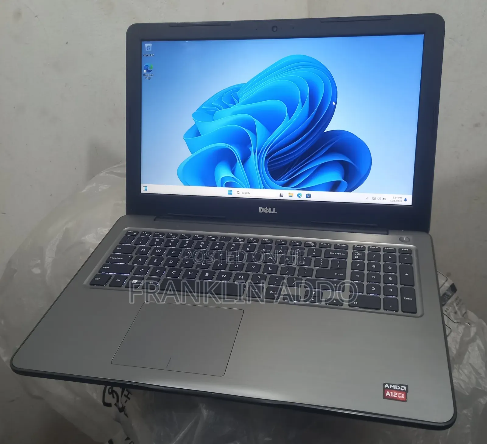 Laptop Dell Inspiron 15 8GB AMD HDD 500GB