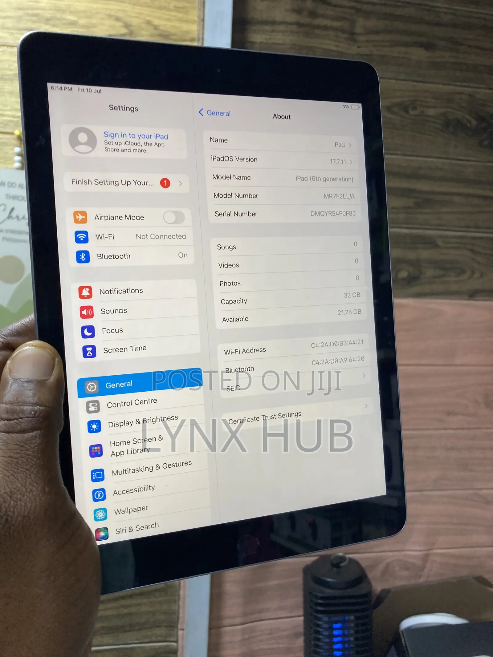 Apple iPad 9.7 32 GB Gray