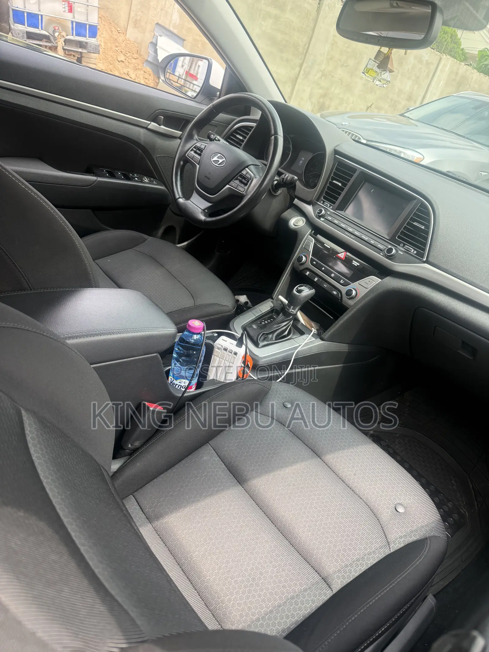 Hyundai Elantra Limited Sedan FWD (2.0L 4cyl 6A) 2017 White