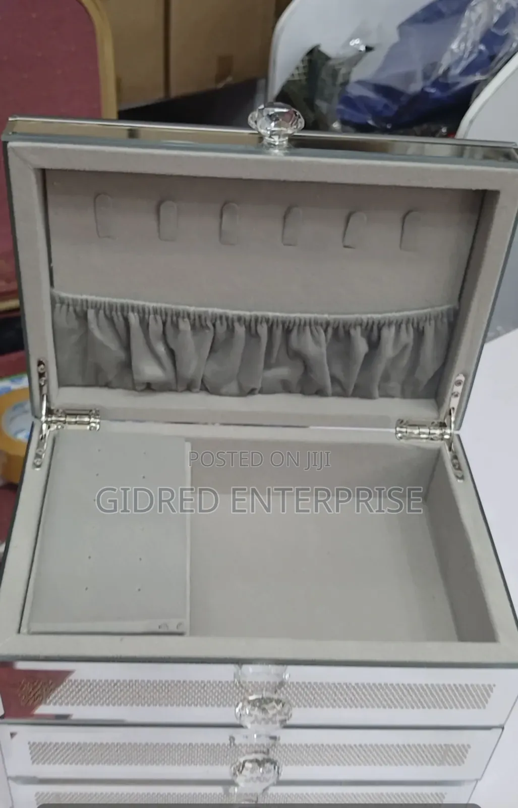 Wholesale and Retail of Quality Jewelry Organizer