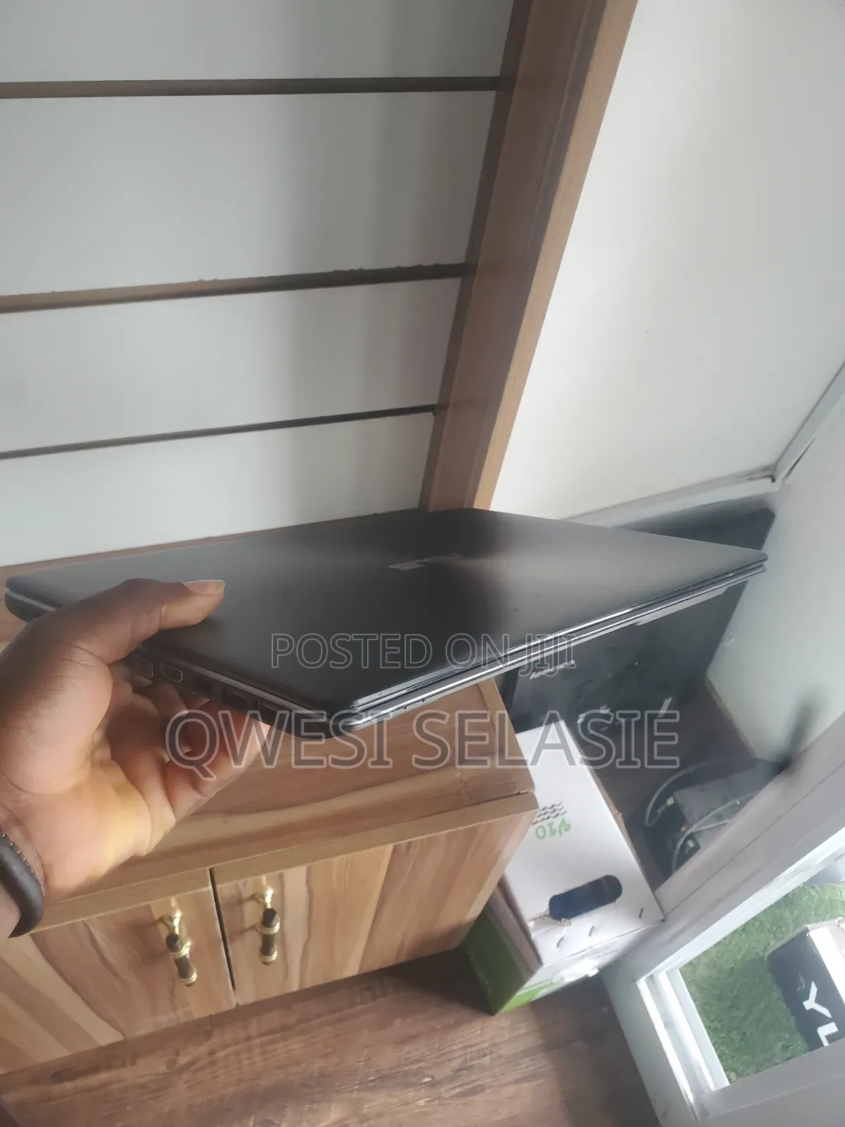 Laptop Asus 8GB AMD A10 HDD+SSD 750GB