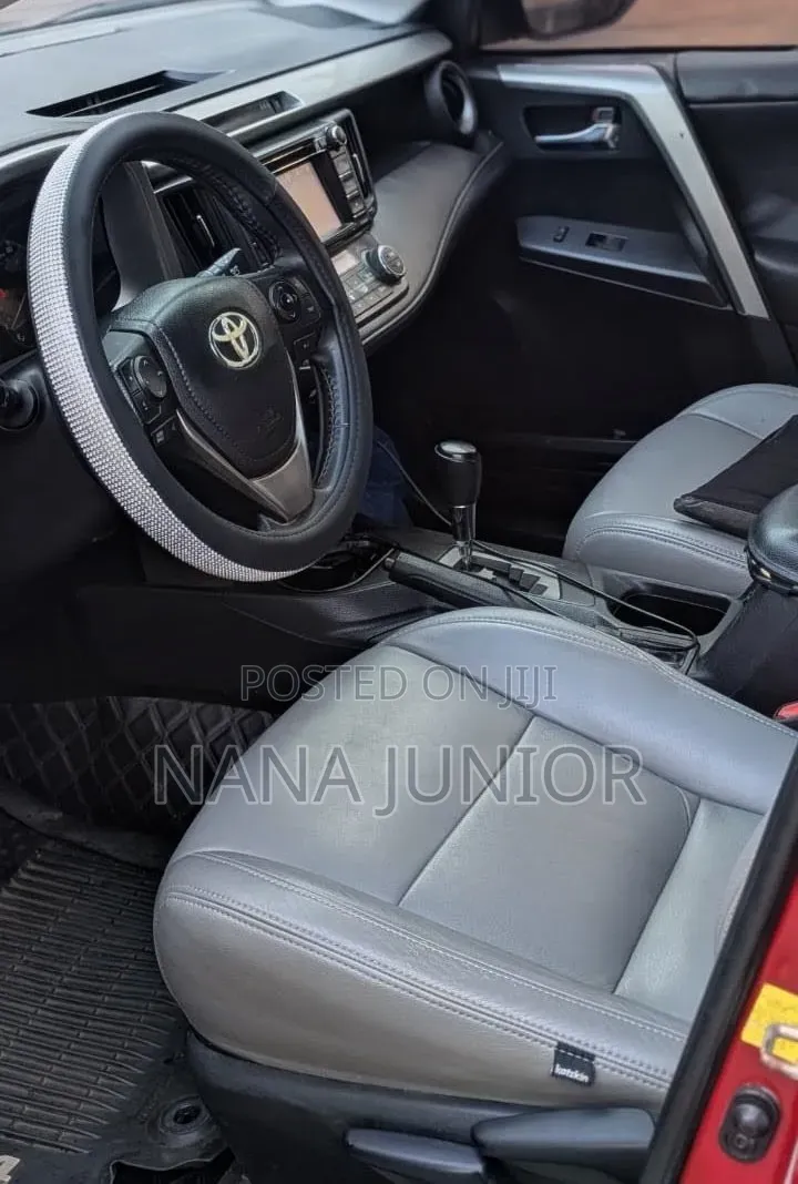 Toyota RAV4 XLE AWD (2.5L 4cyl 6A) 2017 Red