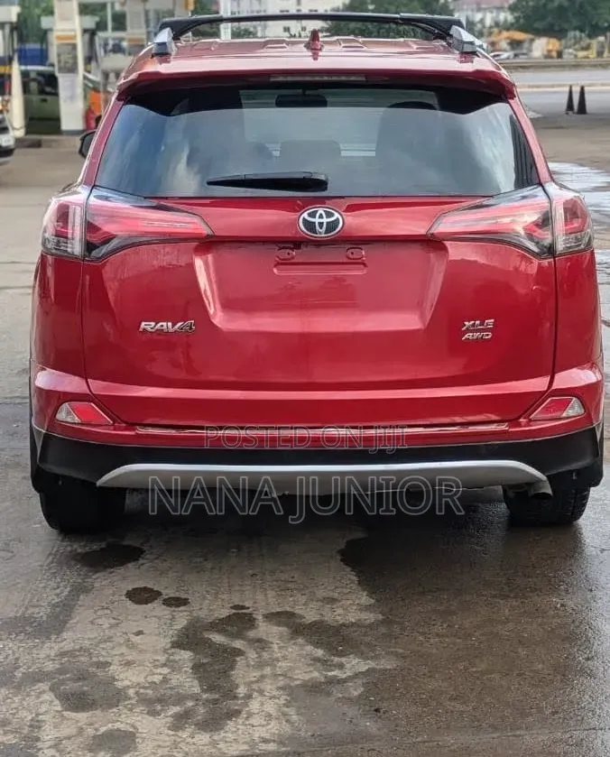 Toyota RAV4 XLE AWD (2.5L 4cyl 6A) 2017 Red