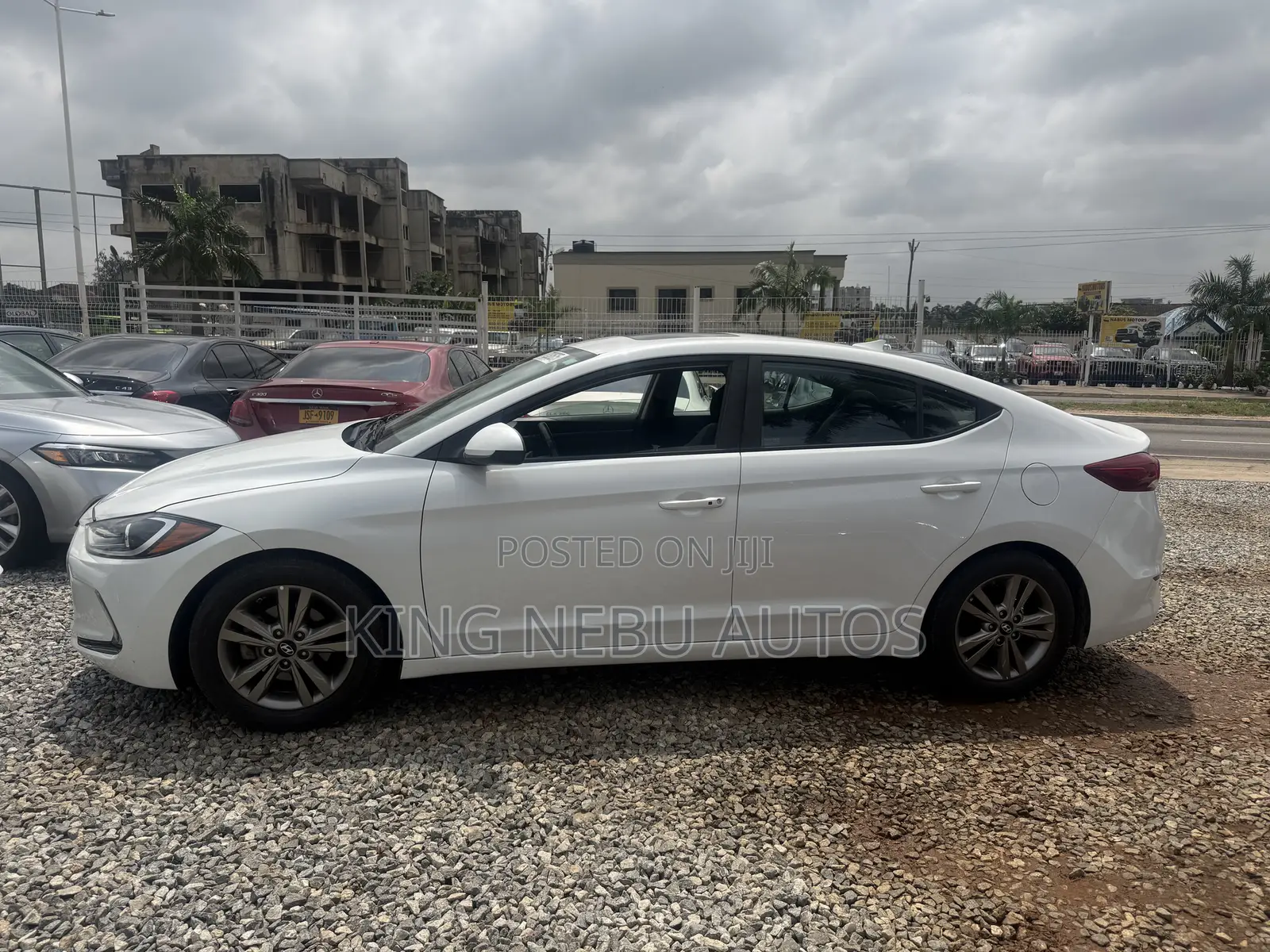 Hyundai Elantra Limited Sedan FWD (2.0L 4cyl 6A) 2017 White
