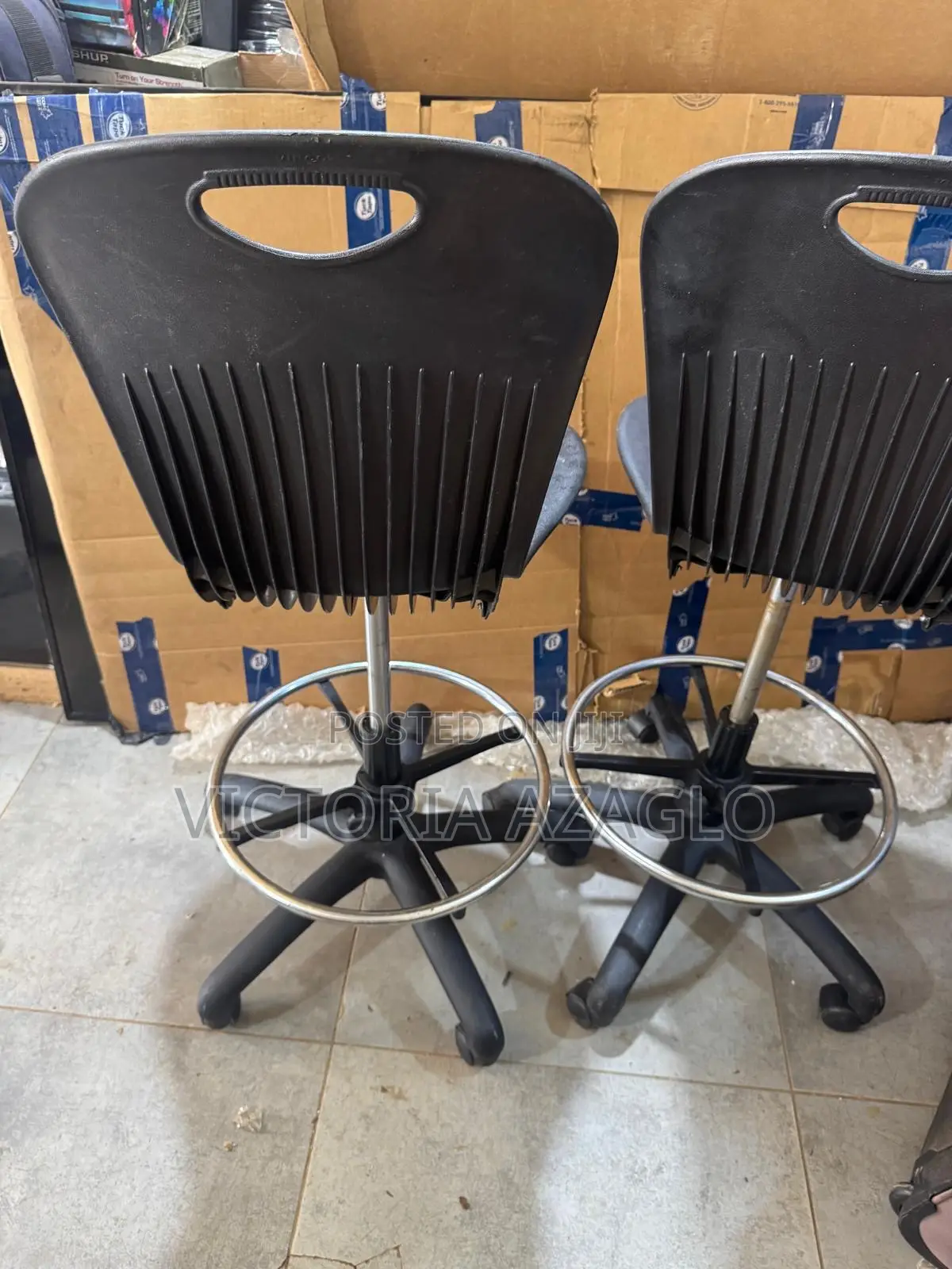 Adjustable Barbering / Saloon Chairs - Quality Seat