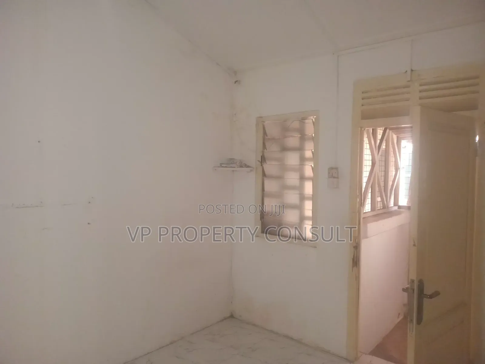 1bdrm Apartment in South Labadi Estate, Estates for rent