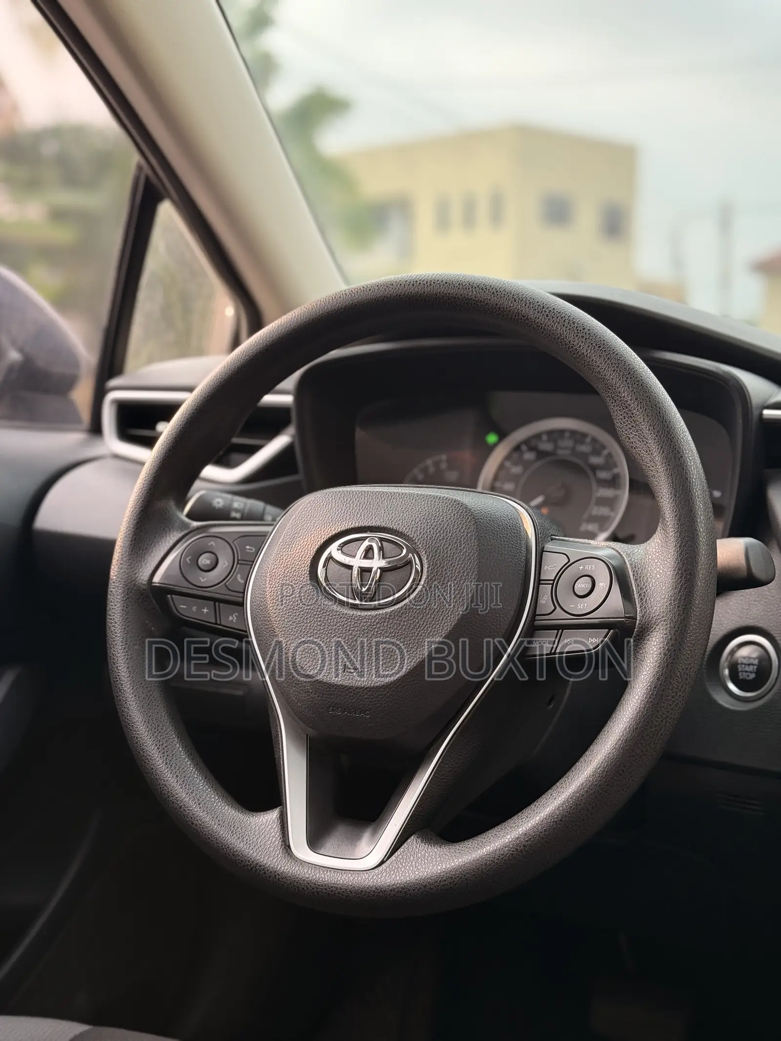 Toyota Corolla SE 2023 Gold