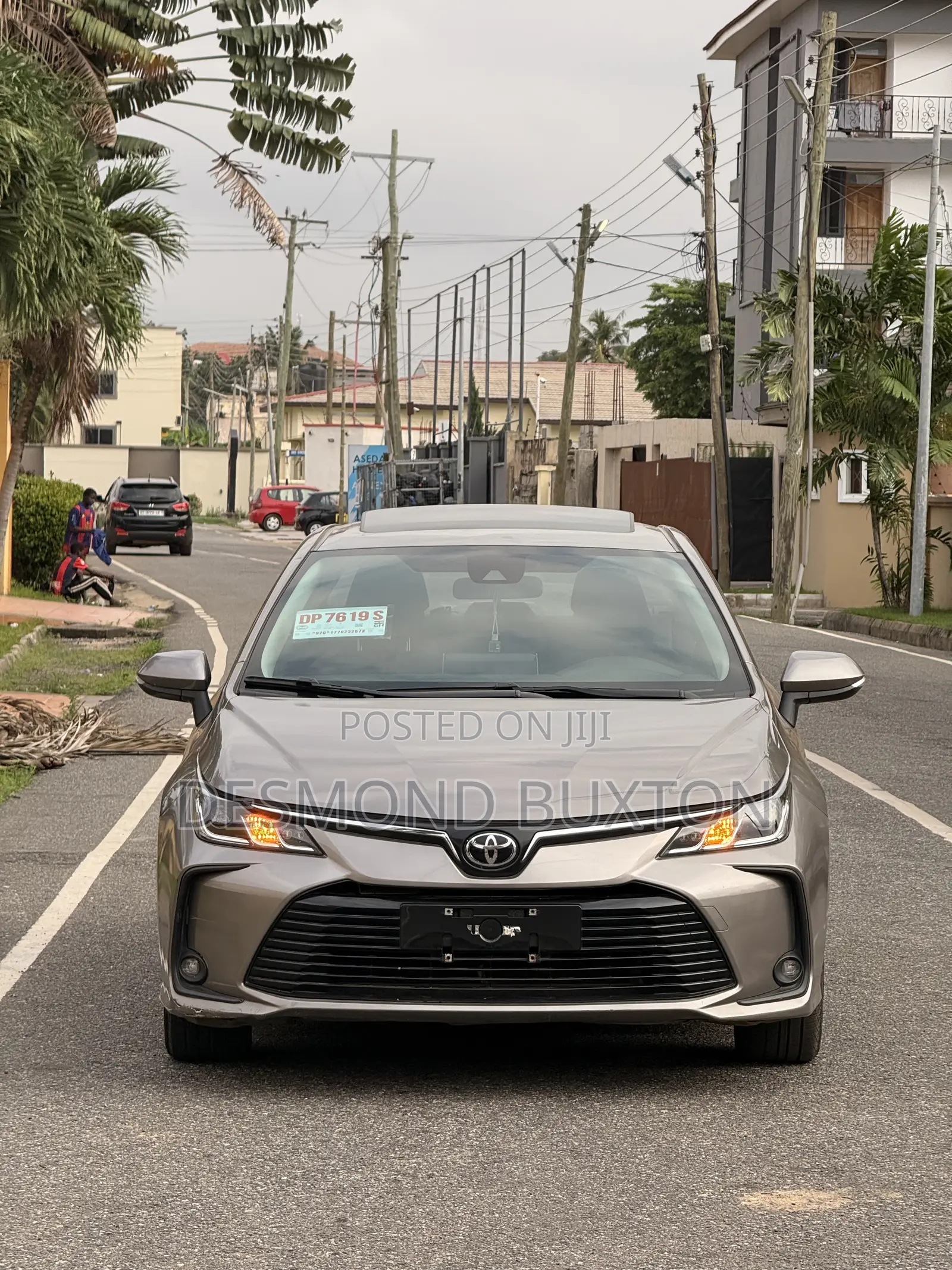 Toyota Corolla SE 2023 Gold