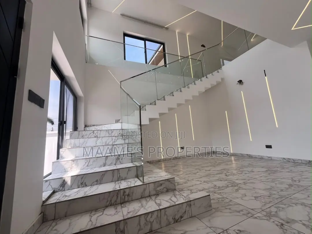 4bdrm Duplex in Ashaley Botwe for rent