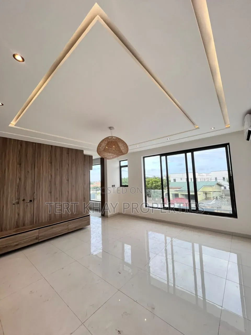 4bdrm House in Adjiringanor, Ability for sale