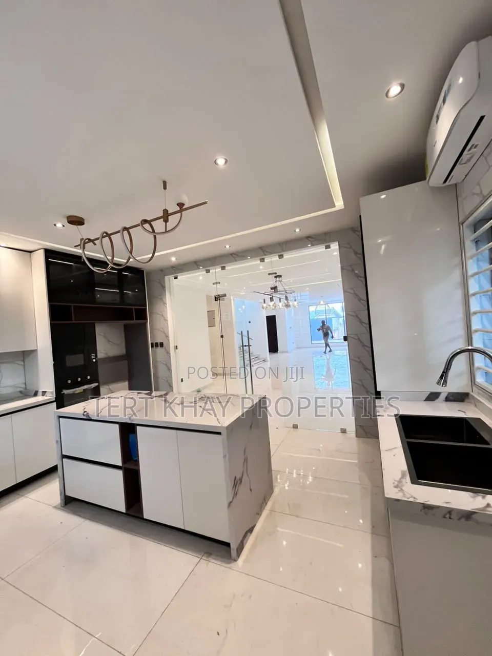 4bdrm House in Adjiringanor, Ability for sale