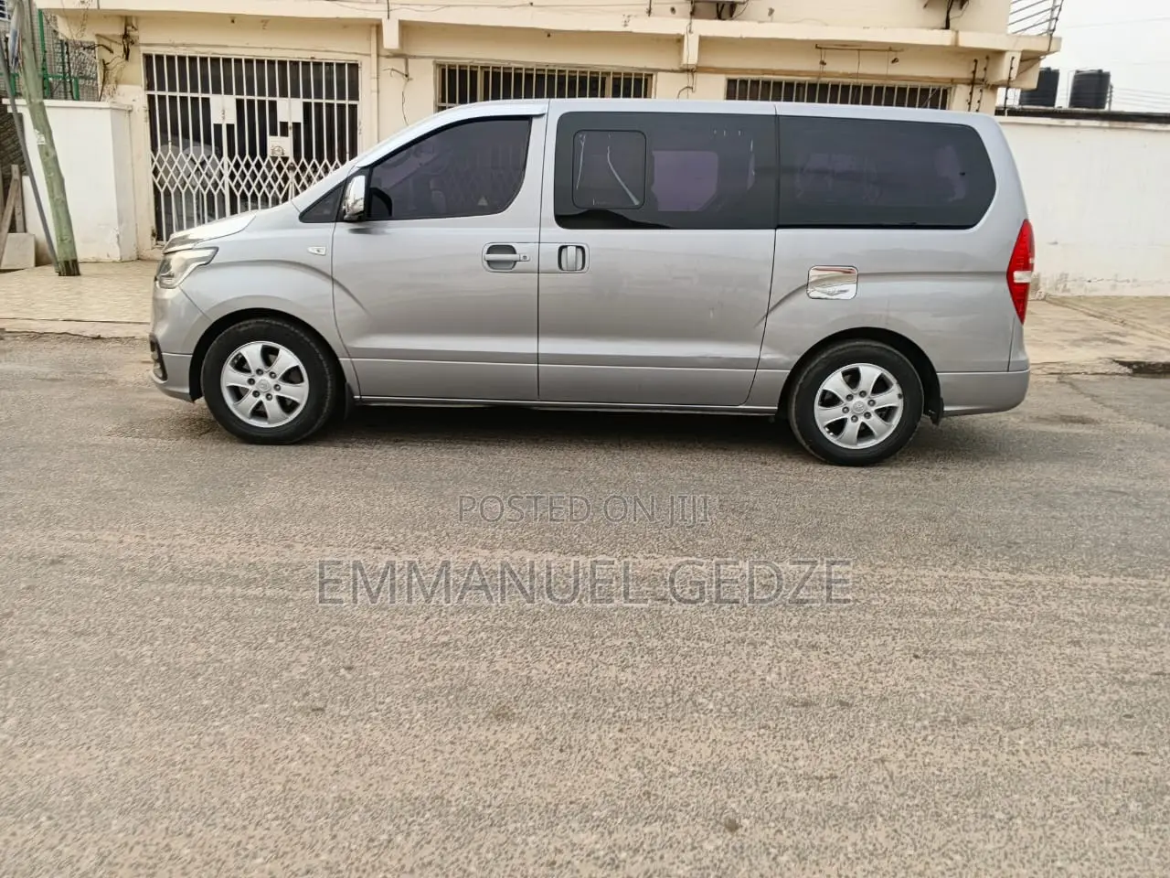 Mini Van - For Rent