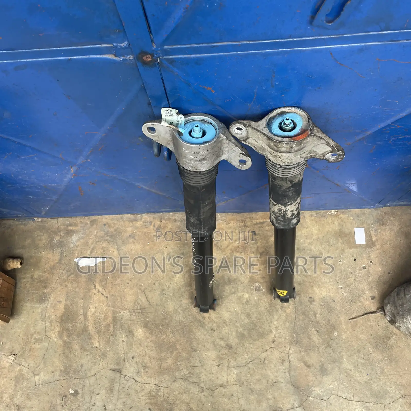 Land Rover Range Rover Velar Manual Type Back Shocks Absorbers