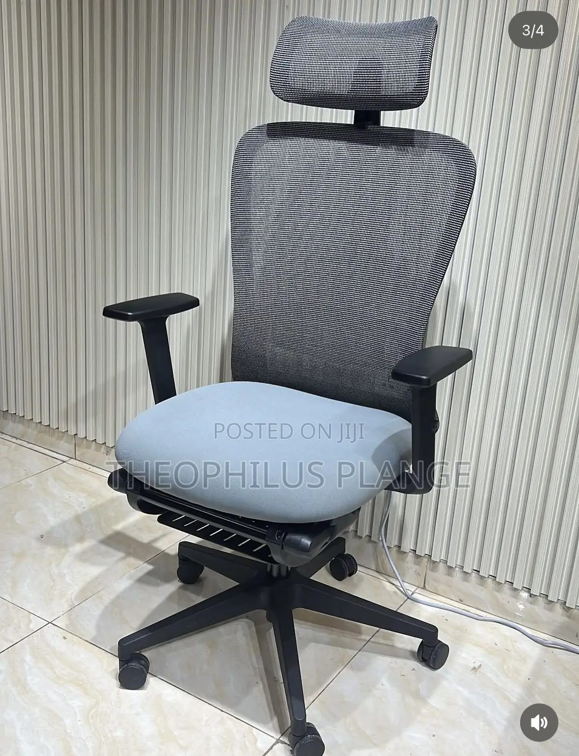 Ergonomic Swivel Office Chair With Leg Rest