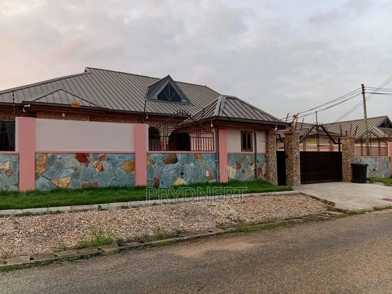 2bdrm Apartment in C25, Community 25 for rent
