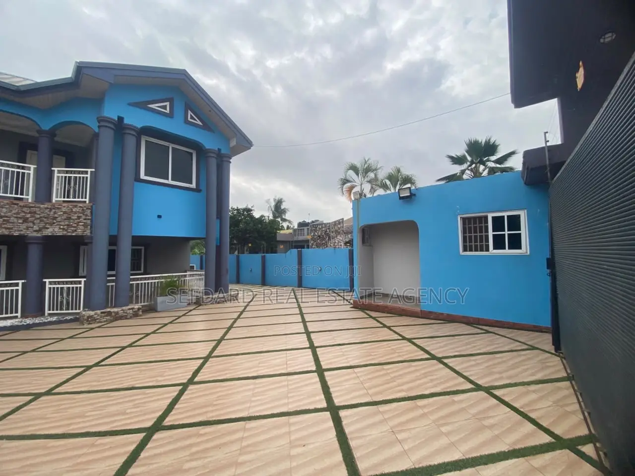 5bdrm House in Sefdard Properties, Haatso for sale