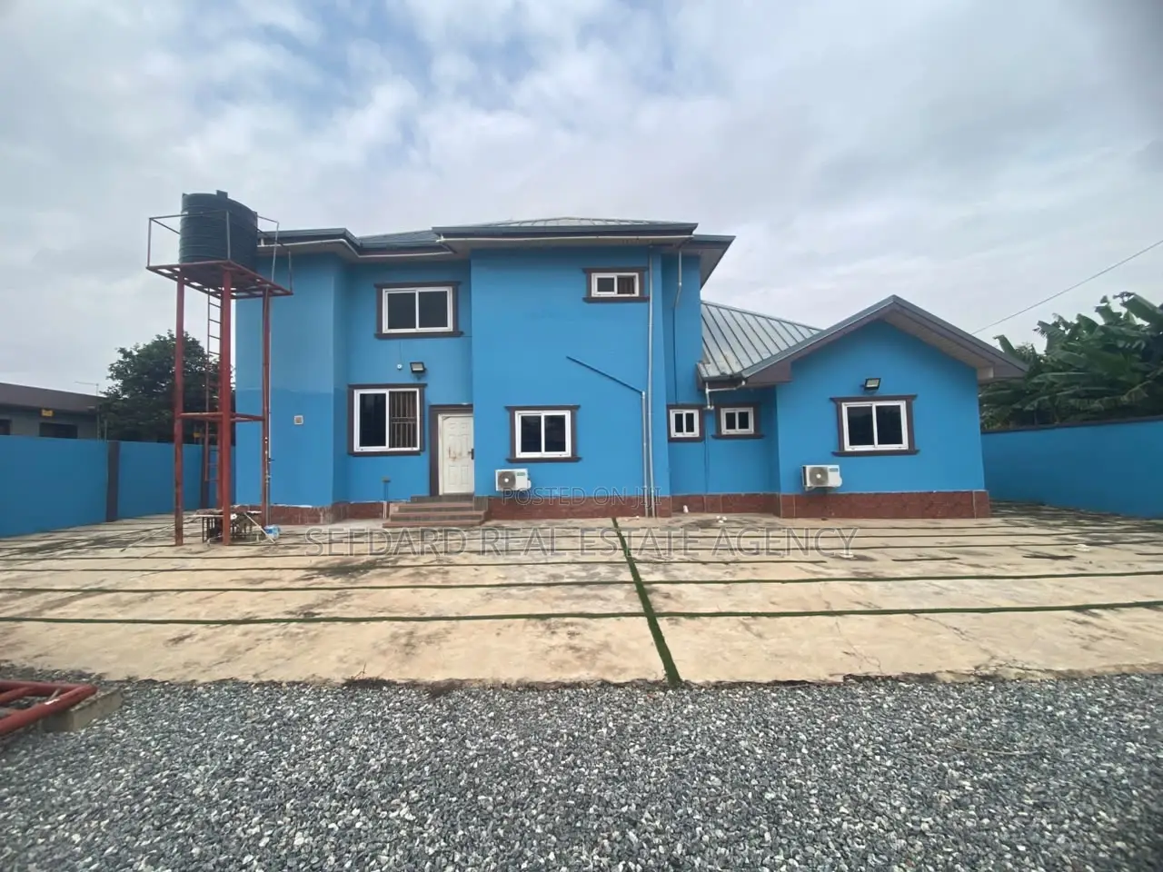 5bdrm House in Sefdard Properties, Haatso for sale